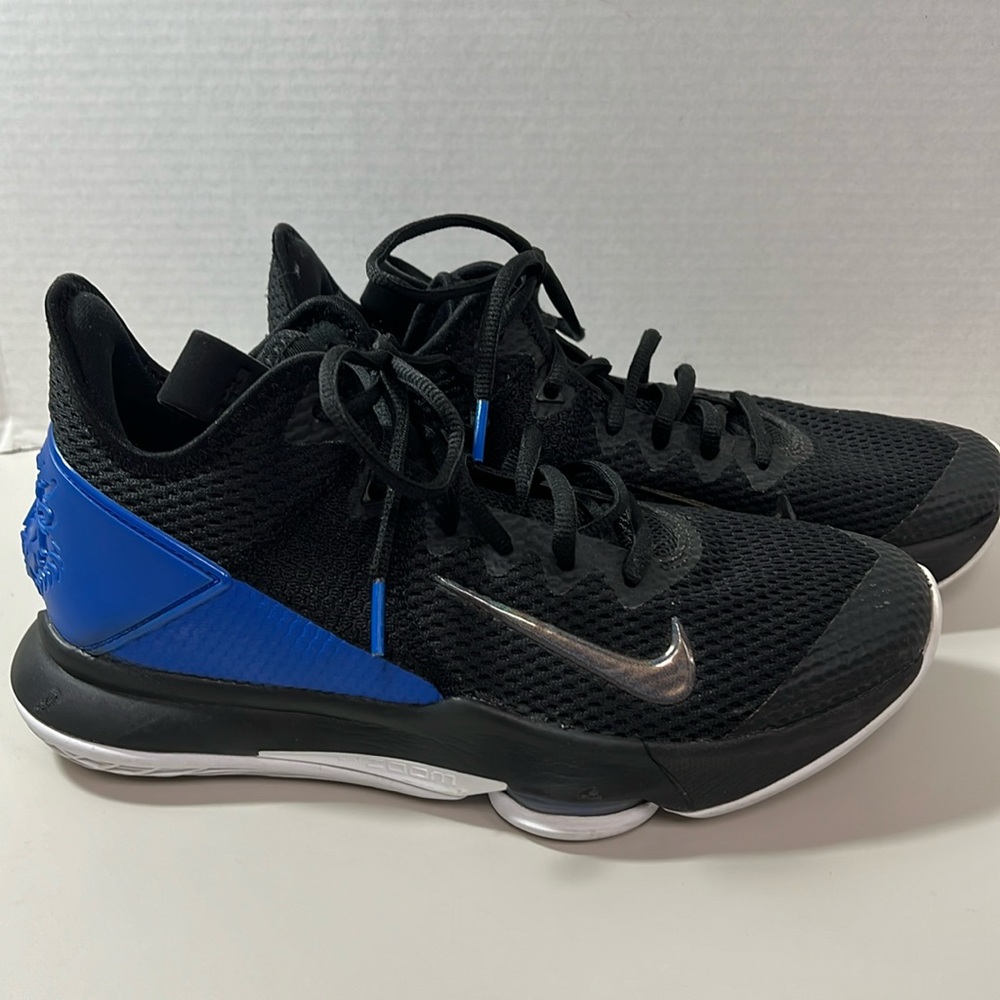 newest lebron james basketball shoes